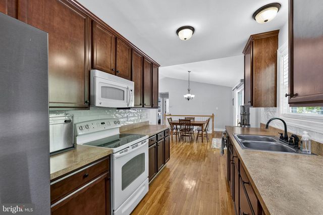 949 WILD ROSE LN, Harpers Ferry, WV 25425