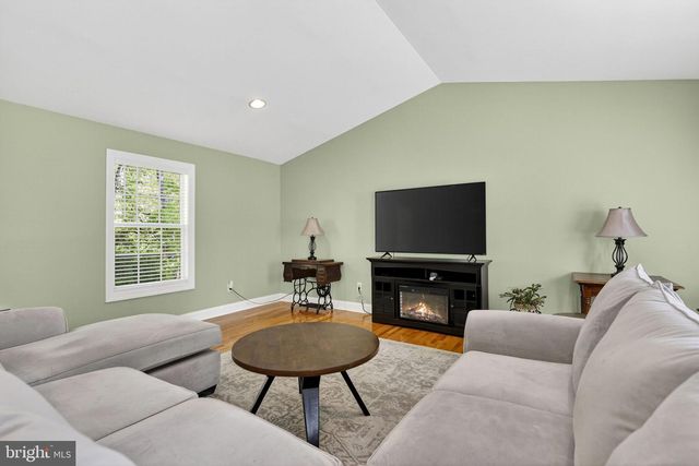 949 WILD ROSE LN, Harpers Ferry, WV 25425