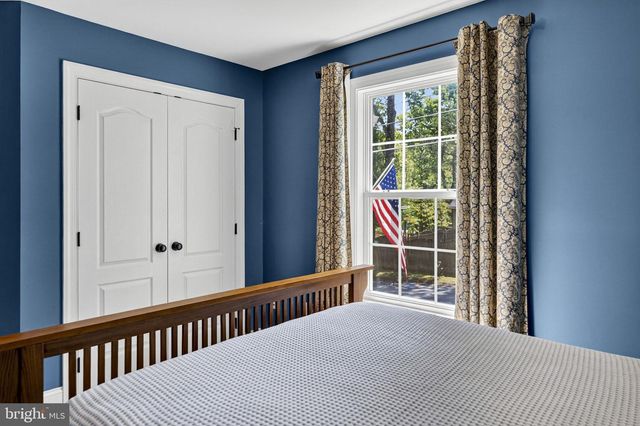 949 WILD ROSE LN, Harpers Ferry, WV 25425
