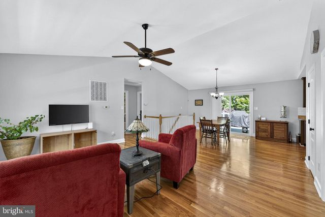 949 WILD ROSE LN, Harpers Ferry, WV 25425