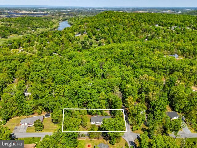 949 WILD ROSE LN, Harpers Ferry, WV 25425