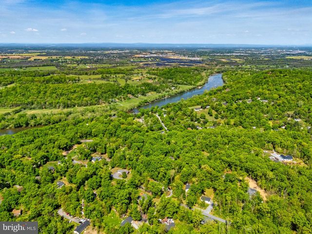 949 WILD ROSE LN, Harpers Ferry, WV 25425