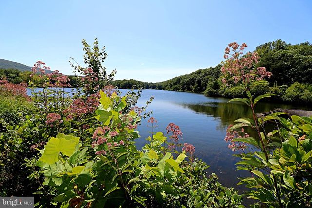 949 WILD ROSE LN, Harpers Ferry, WV 25425