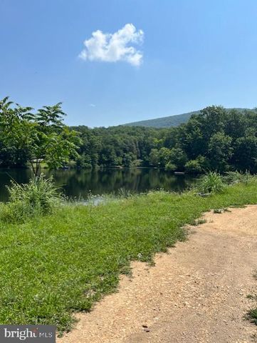 949 WILD ROSE LN, Harpers Ferry, WV 25425
