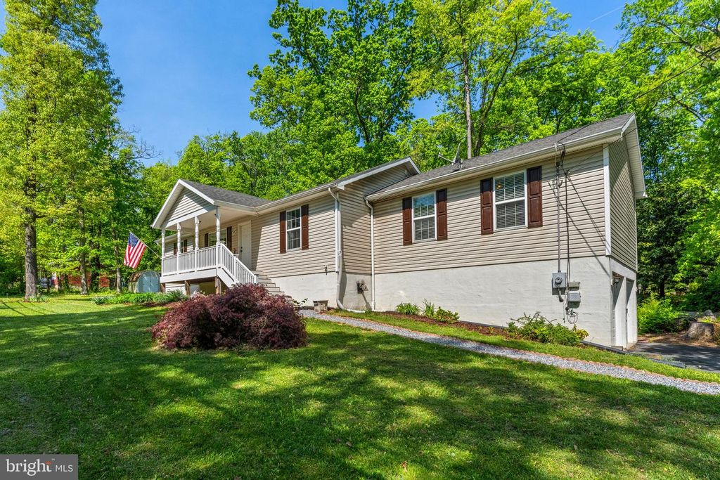 949 WILD ROSE LN, Harpers Ferry, WV 25425