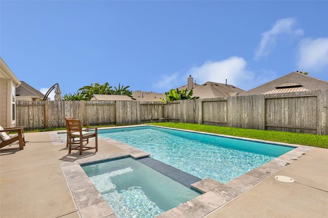 5206 Misty Lane, Bacliff, TX 77518