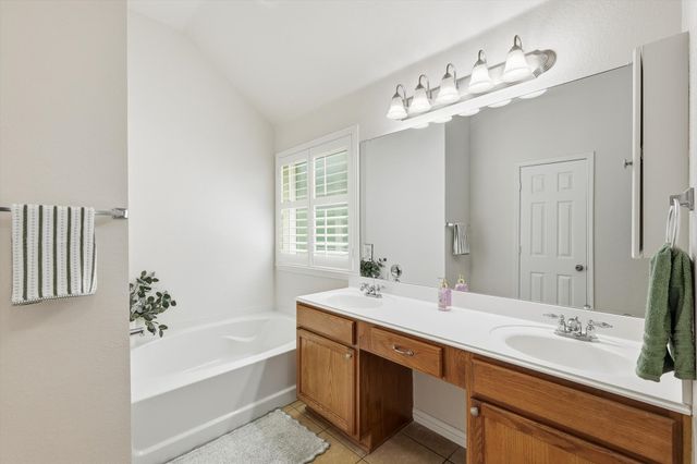 609 Darlington Trail, Fort Worth, TX 76131