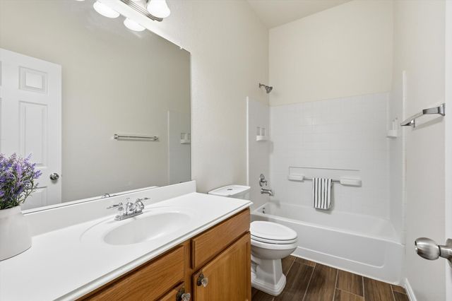 609 Darlington Trail, Fort Worth, TX 76131