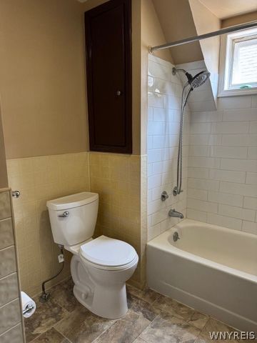 34 Princeton Place, Buffalo, NY 14210