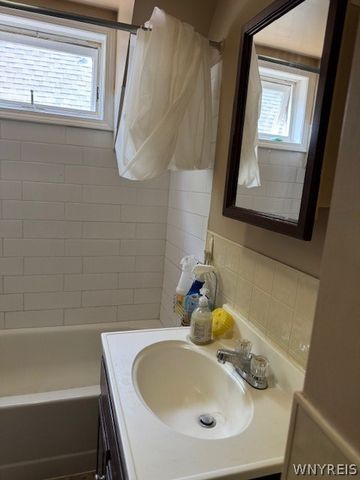 34 Princeton Place, Buffalo, NY 14210