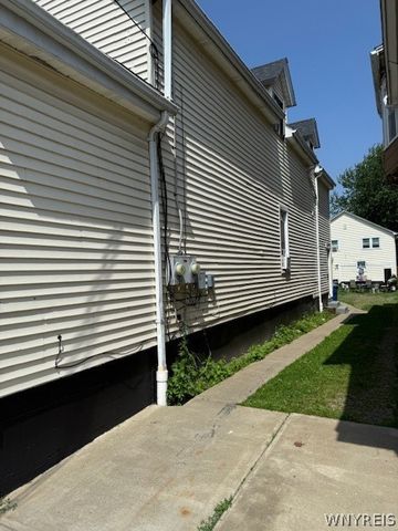 34 Princeton Place, Buffalo, NY 14210