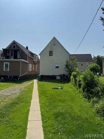 34 Princeton Place, Buffalo, NY 14210