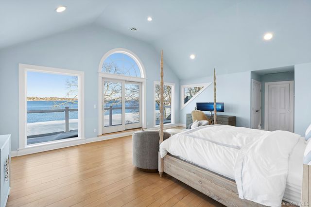 11 Bay View Drive, Hampton Bays, NY 11946