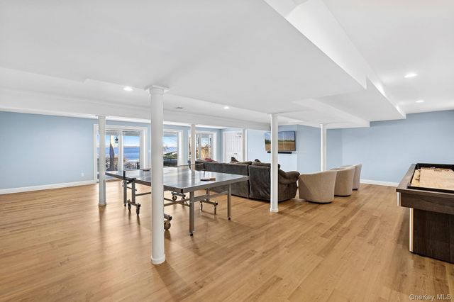 11 Bay View Drive, Hampton Bays, NY 11946