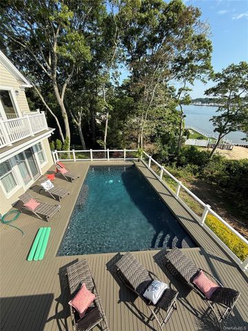 11 Bay View Drive, Hampton Bays, NY 11946