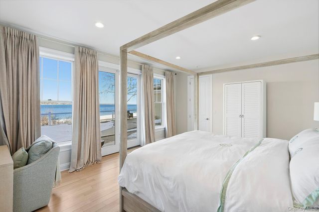 11 Bay View Drive, Hampton Bays, NY 11946