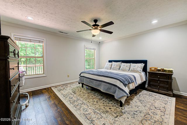 8915 Eli Dr, Louisville, KY 40291