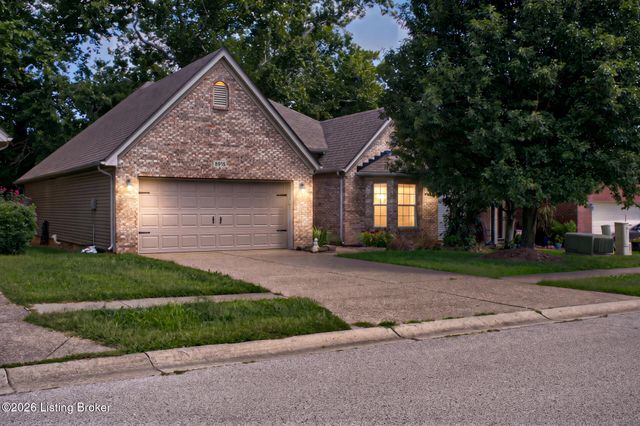 8915 Eli Dr, Louisville, KY 40291