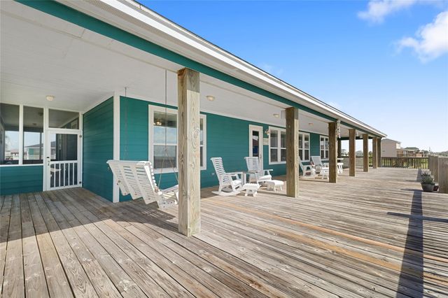 172 Ocean View Drive, Crystal Beach, TX 77650