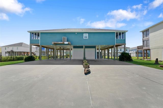 172 Ocean View Drive, Crystal Beach, TX 77650