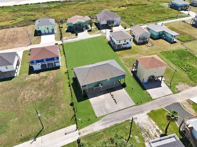 172 Ocean View Drive, Crystal Beach, TX 77650