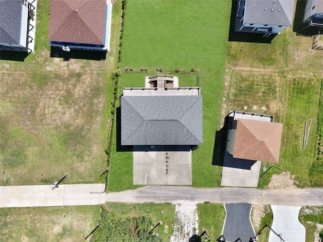 172 Ocean View Drive, Crystal Beach, TX 77650
