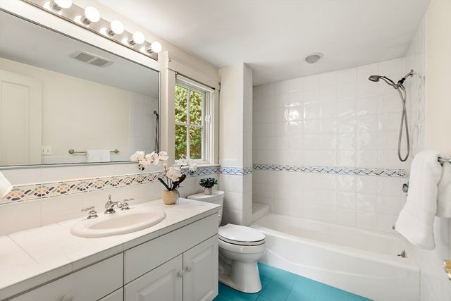 2380 Massachusetts Ave, Lexington, MA 02421