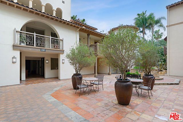 5935 Playa Vista Drive 303, Los Angeles, CA 90094