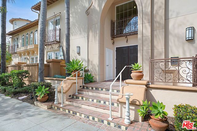 5935 Playa Vista Drive 303, Los Angeles, CA 90094