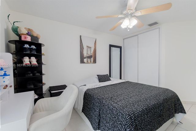 18928 NW 63rd Ct Cir, Hialeah, FL 33015