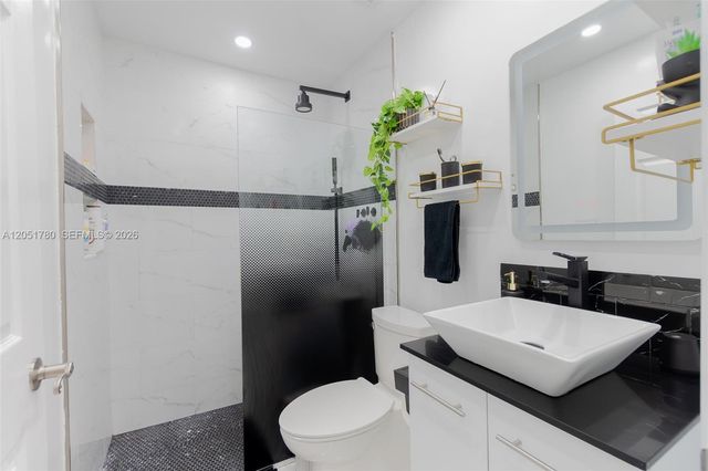 18928 NW 63rd Ct Cir, Hialeah, FL 33015