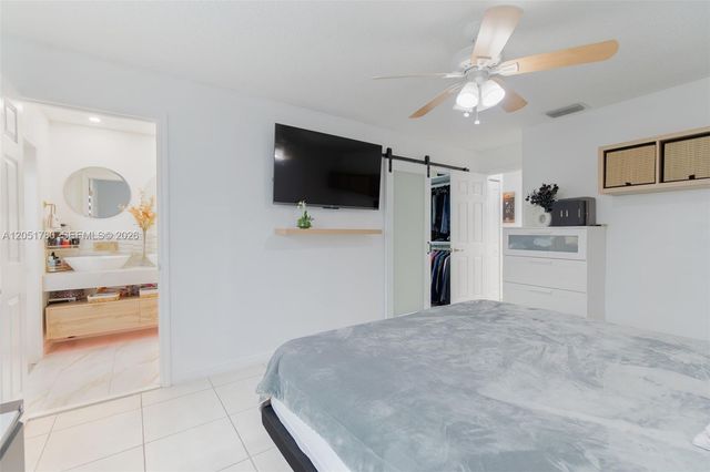 18928 NW 63rd Ct Cir, Hialeah, FL 33015