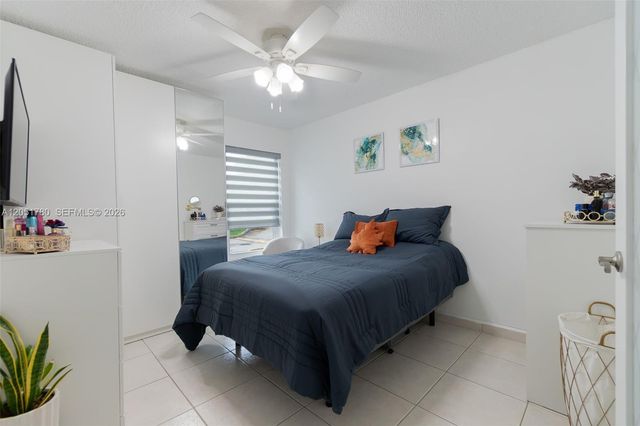 18928 NW 63rd Ct Cir, Hialeah, FL 33015