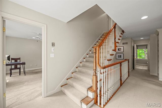 7 Flynn Forest Lane, Glendale, MO 63122