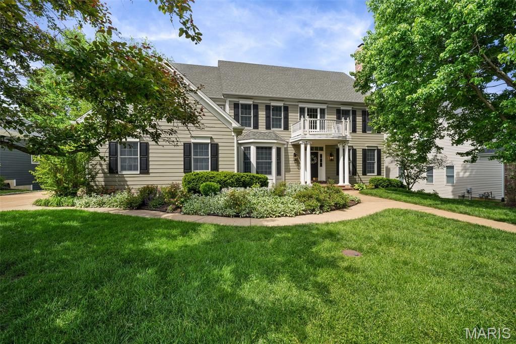 7 Flynn Forest Lane, Glendale, MO 63122