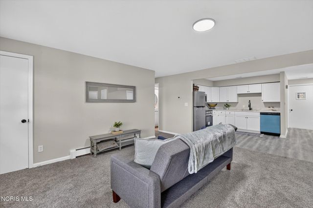 2826 Olde Curtice Road, Northwood, OH 43619