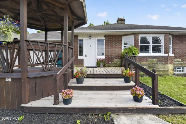 2826 Olde Curtice Road, Northwood, OH 43619