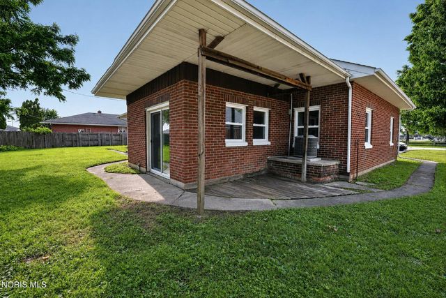 2826 Olde Curtice Road, Northwood, OH 43619