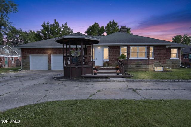2826 Olde Curtice Road, Northwood, OH 43619