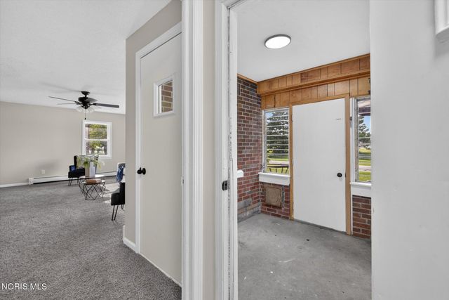 2826 Olde Curtice Road, Northwood, OH 43619