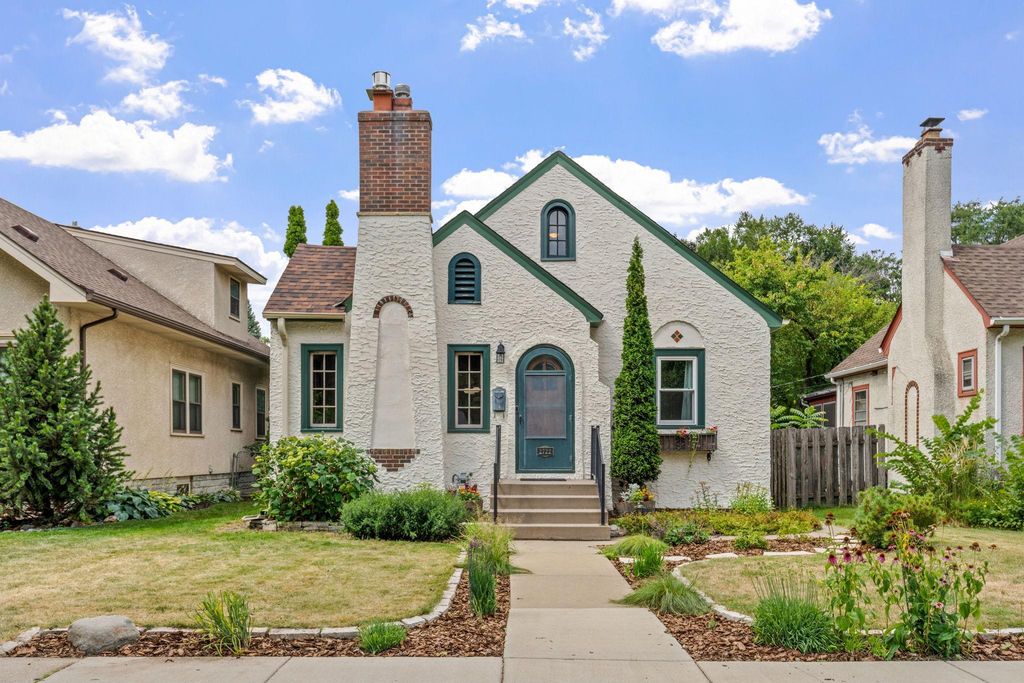 2722 Garfield Street NE, Minneapolis, MN 55418 — exterior