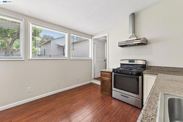 25468 Belmont Ave, Hayward, CA 94542