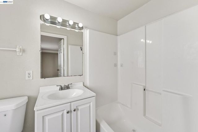 25468 Belmont Ave, Hayward, CA 94542
