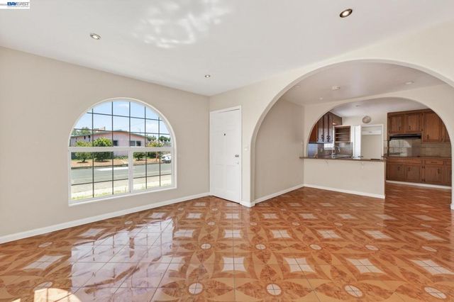 25468 Belmont Ave, Hayward, CA 94542