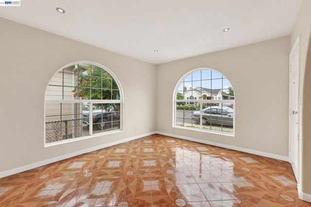 25468 Belmont Ave, Hayward, CA 94542