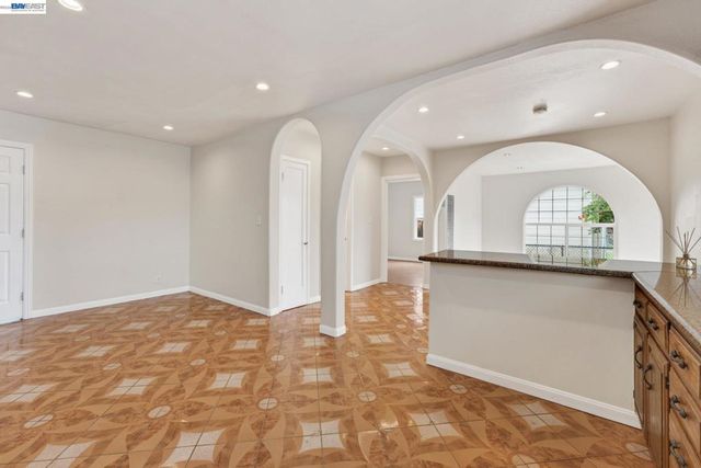 25468 Belmont Ave, Hayward, CA 94542