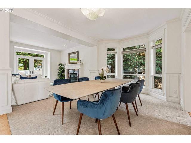 14 MORNINGVIEW Cir, Lake Oswego, OR 97035