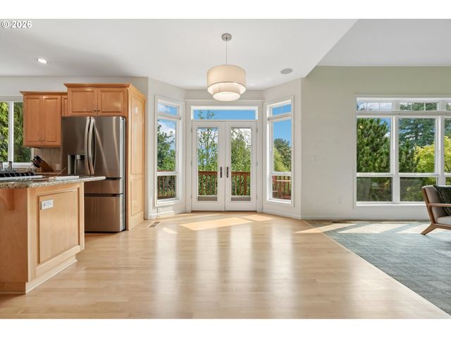 14 MORNINGVIEW Cir, Lake Oswego, OR 97035