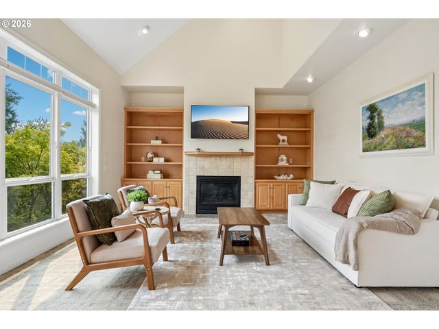 14 MORNINGVIEW Cir, Lake Oswego, OR 97035