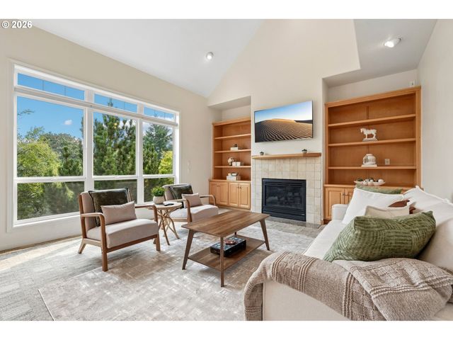 14 MORNINGVIEW Cir, Lake Oswego, OR 97035